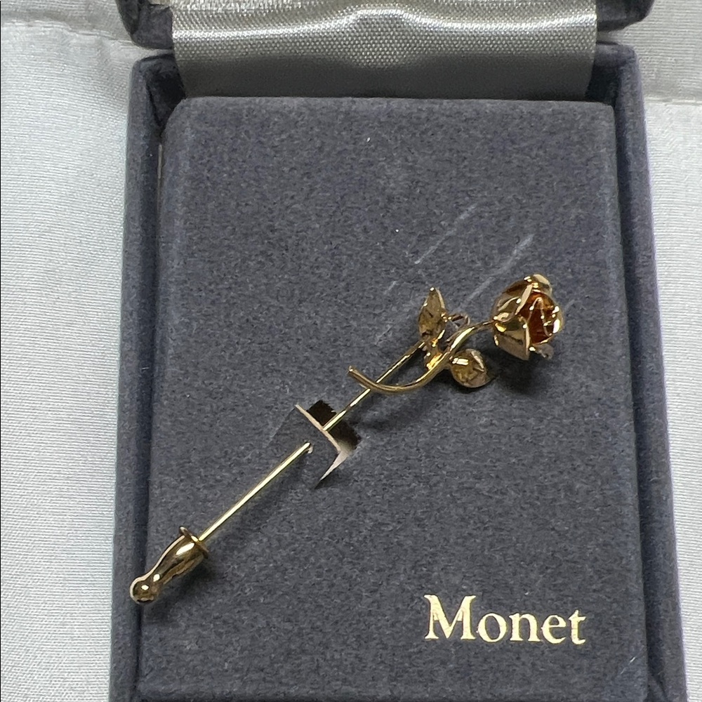 Monet Gold Floral Pin